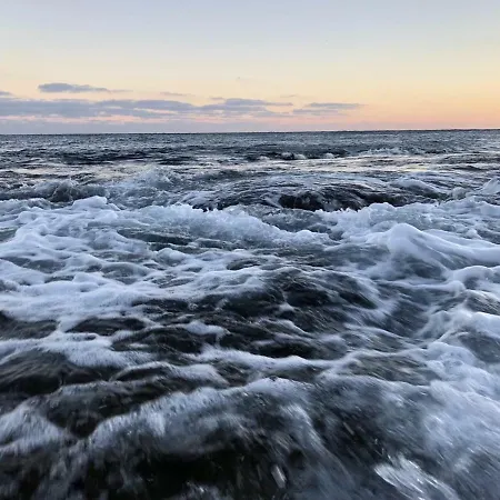 Amber House アパート アリナガ